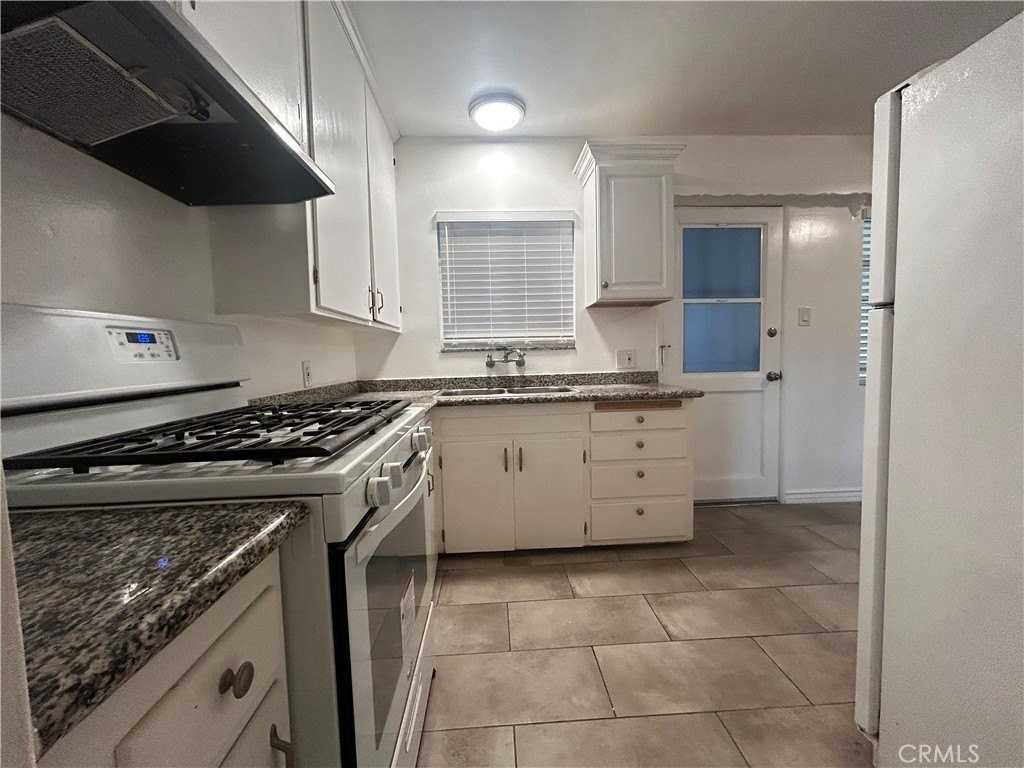 5636 Willowcrest Ave #2 - Photo 6 of 15