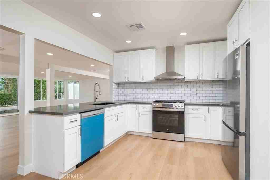 1153 Flintlock Rd - Photo 3 of 16