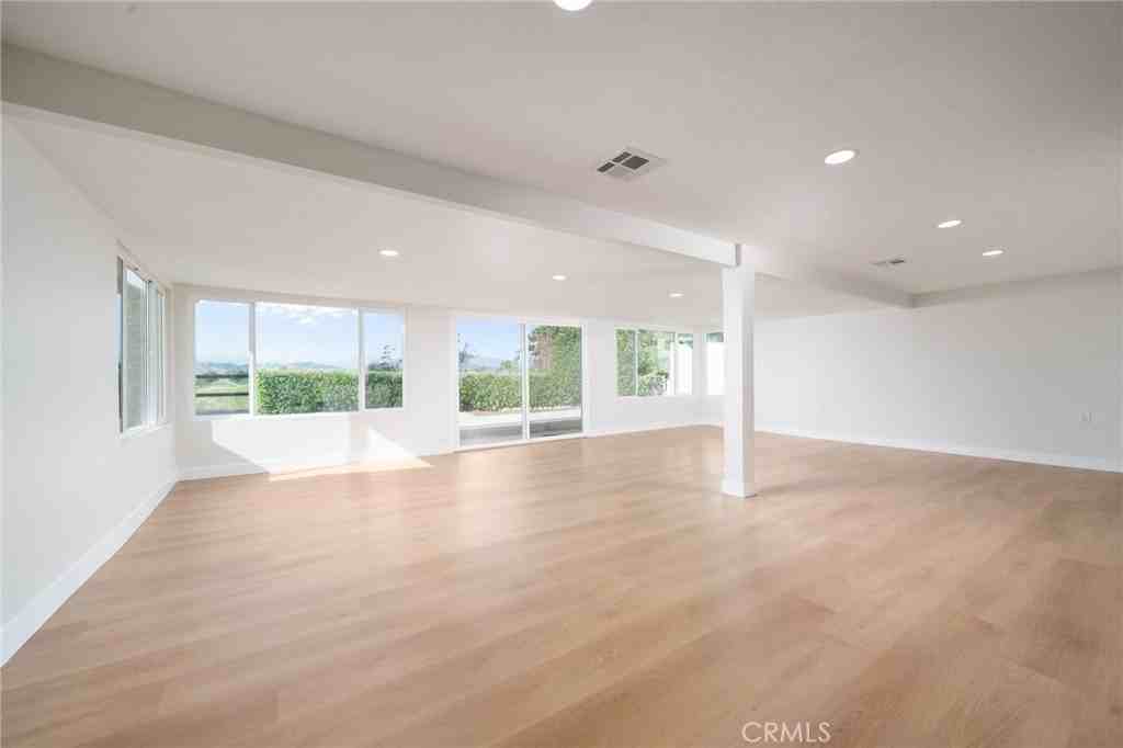 1153 Flintlock Rd - Photo 4 of 16