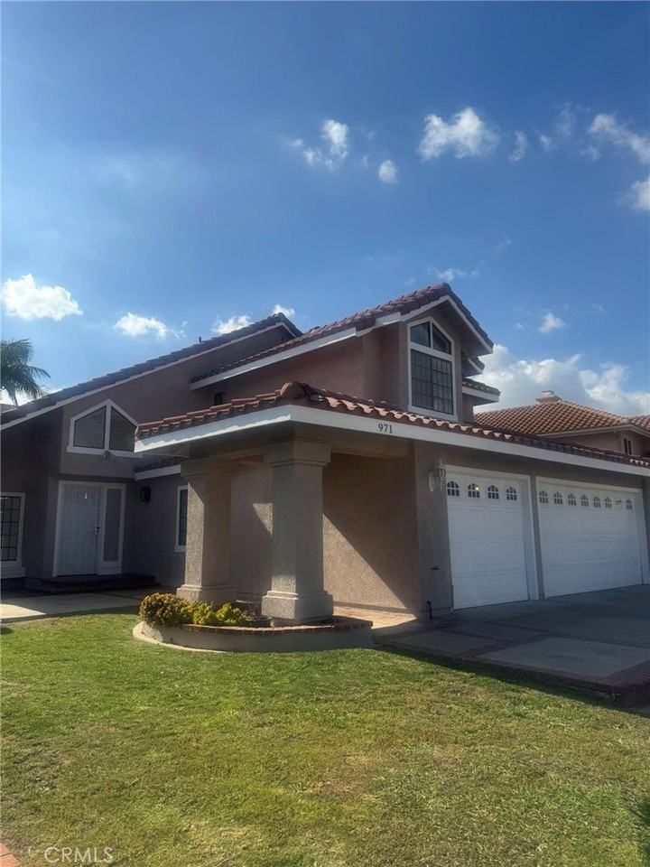 971 Longview Dr - Photo 5 of 34