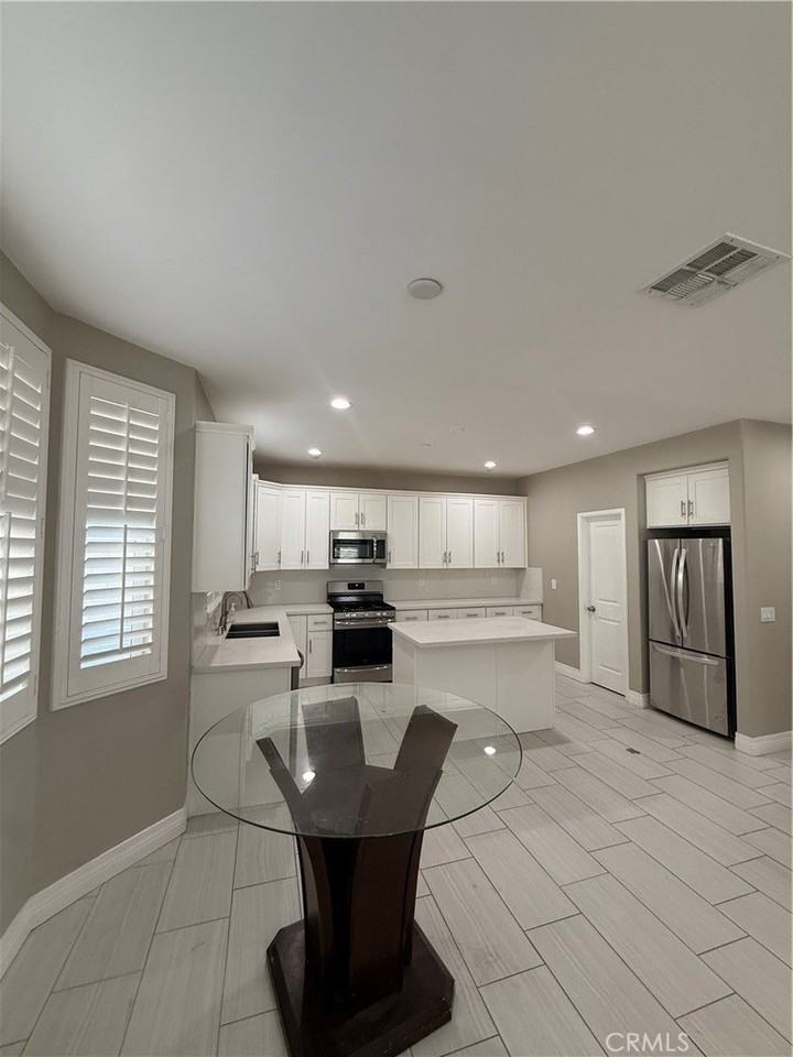 654 Margarita Rd - Photo 5 of 14