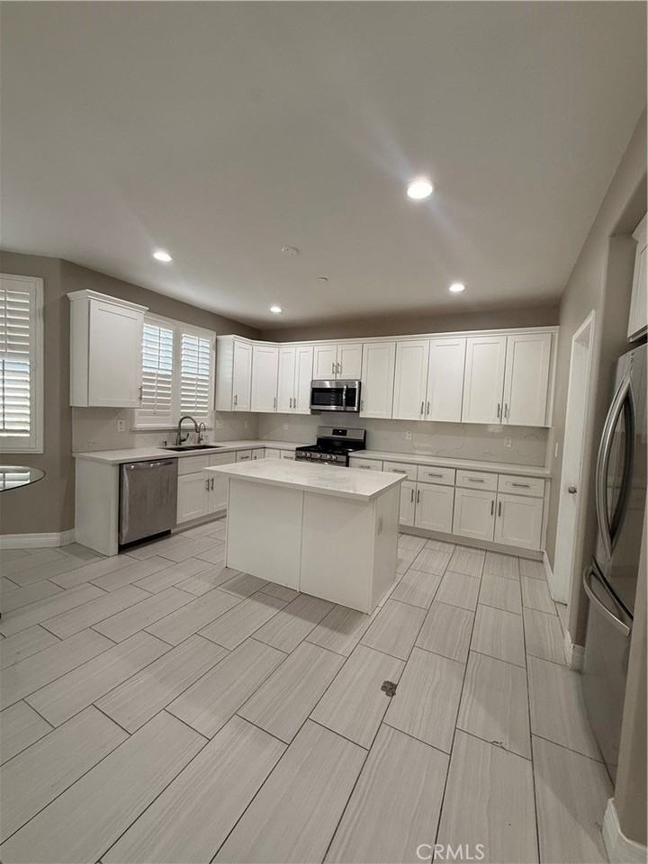 654 Margarita Rd - Photo 6 of 14