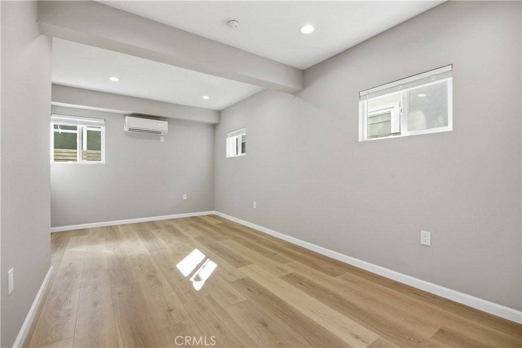 940 N Naomi St #100 - Photo 3 of 14