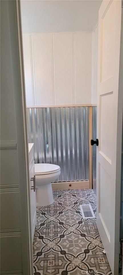 1155 Lark Dr - Photo 4 of 20