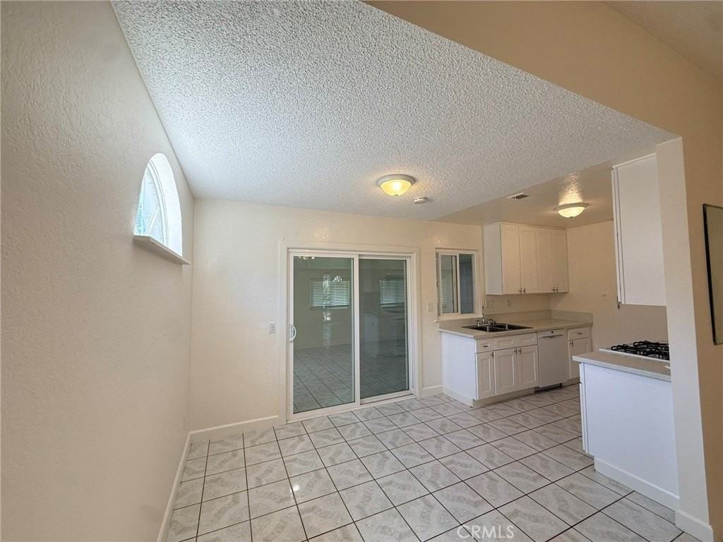 1309 Hunter Dr - Photo 5 of 23