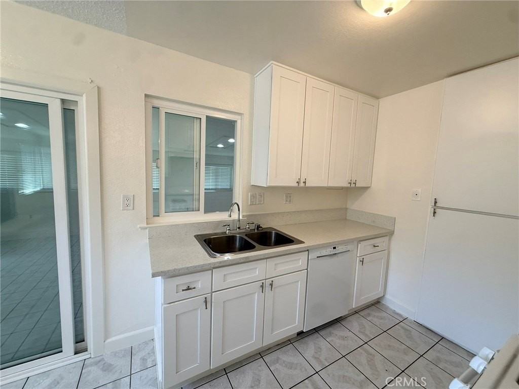 1309 Hunter Dr - Photo 7 of 23