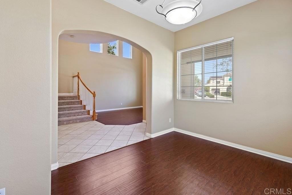 16758 Cimarron Crest Dr - Photo 4 of 35