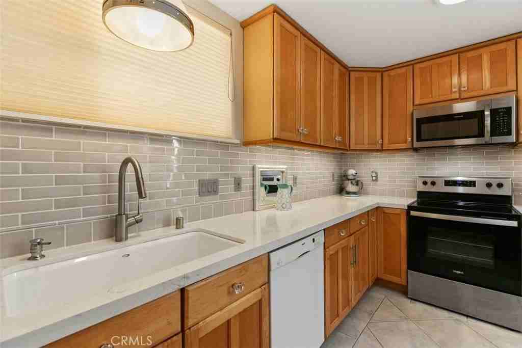 436 Fernleaf Ave #1-2 - Photo 6 of 20