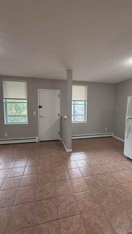 69 Shawmut St - Photo 2 of 10