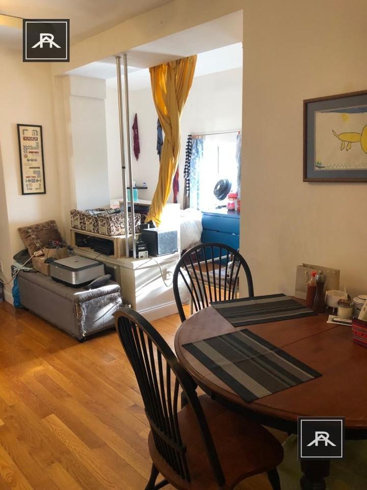 364 Washington St - Photo 3 of 10