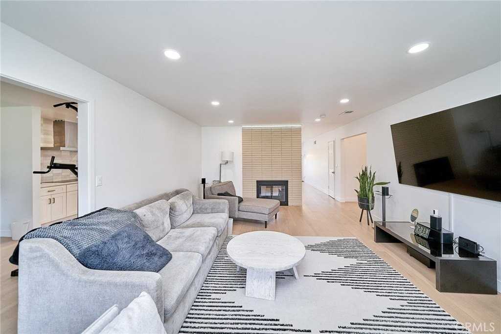 6231 Lochvale Dr - Photo 5 of 19