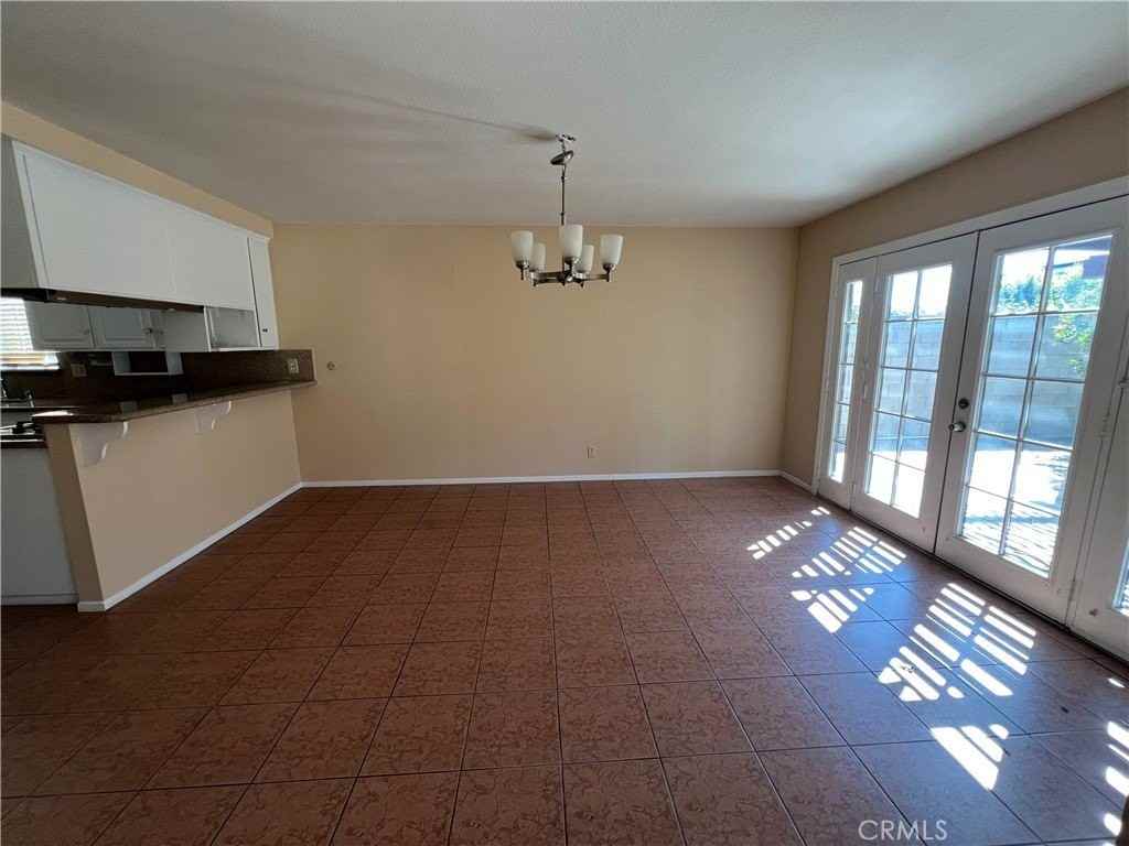 328 S Wheeler Pl - Photo 6 of 23