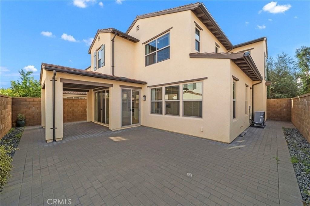 56 Decker - Photo 2 of 20