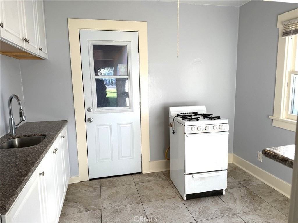 509 Electric Ave - Photo 6 of 9