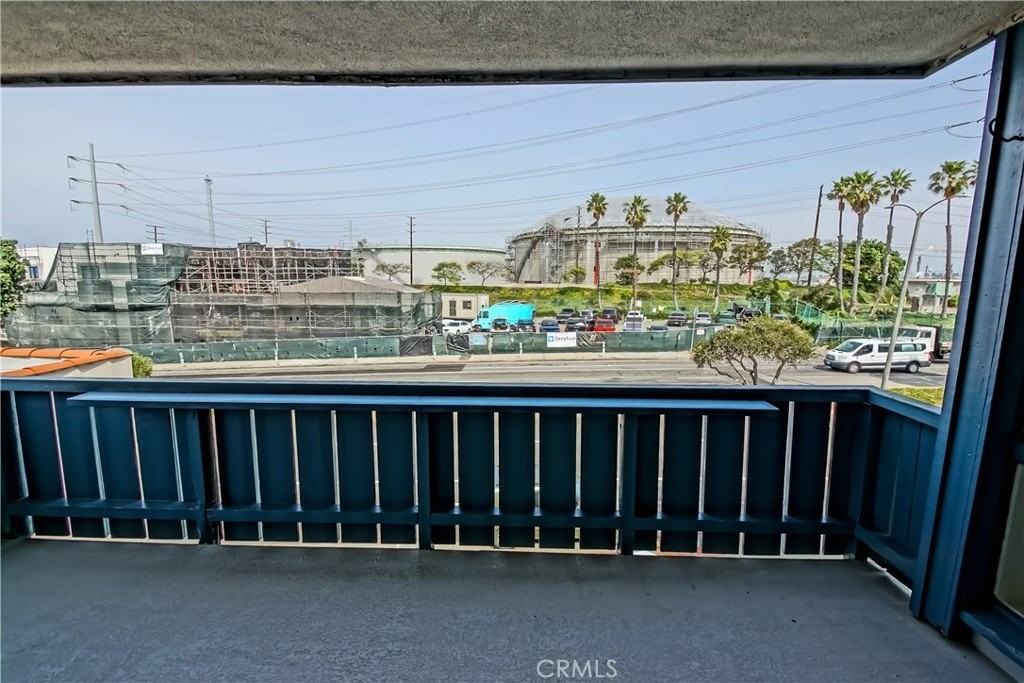 440 Rosecrans Ave #B - Photo 6 of 19