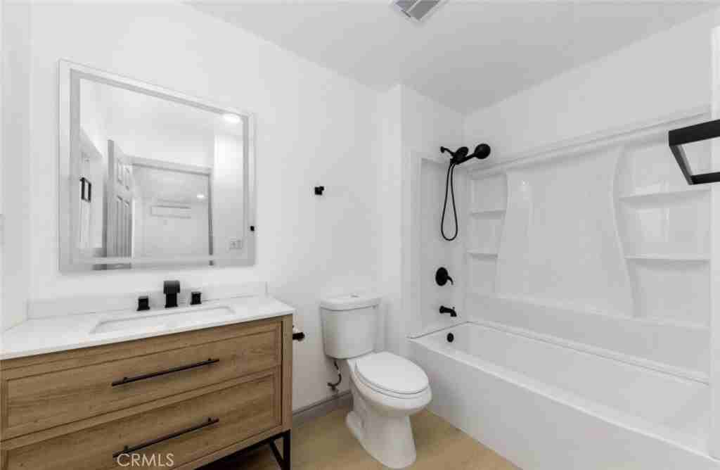 10 W Trafford St - Photo 3 of 8