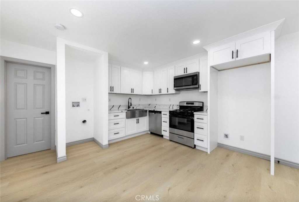 10 W Trafford St - Photo 6 of 8