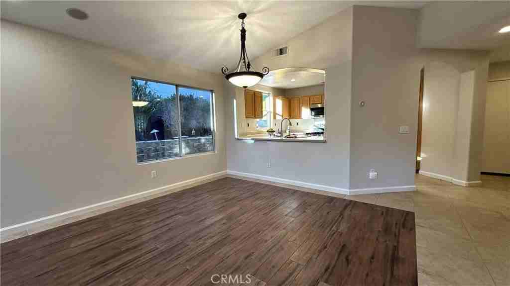 30870 Loire Ct - Photo 5 of 28