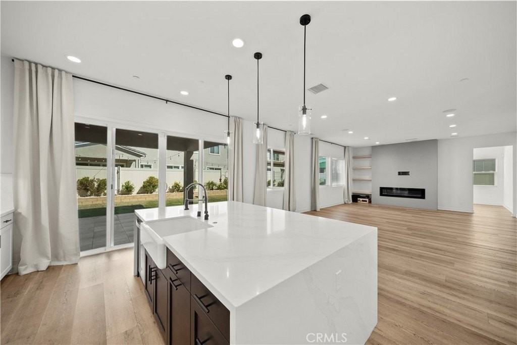 17715 Hillside Way - Photo 5 of 15