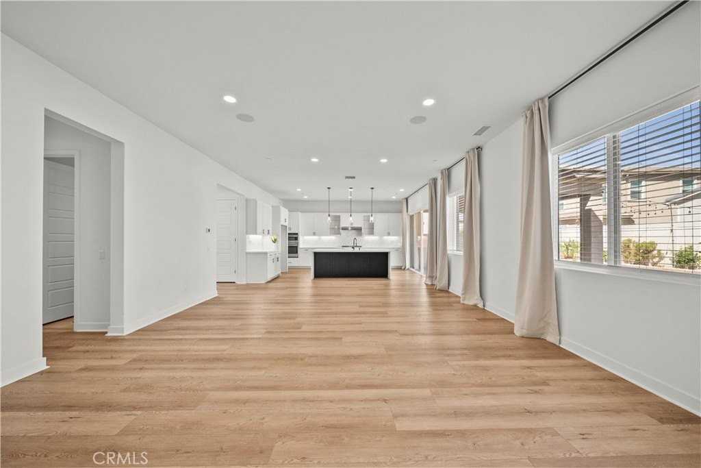 17715 Hillside Way - Photo 6 of 15