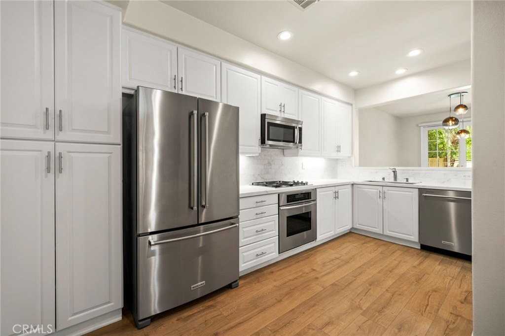 4831 Parma Dr - Photo 6 of 41