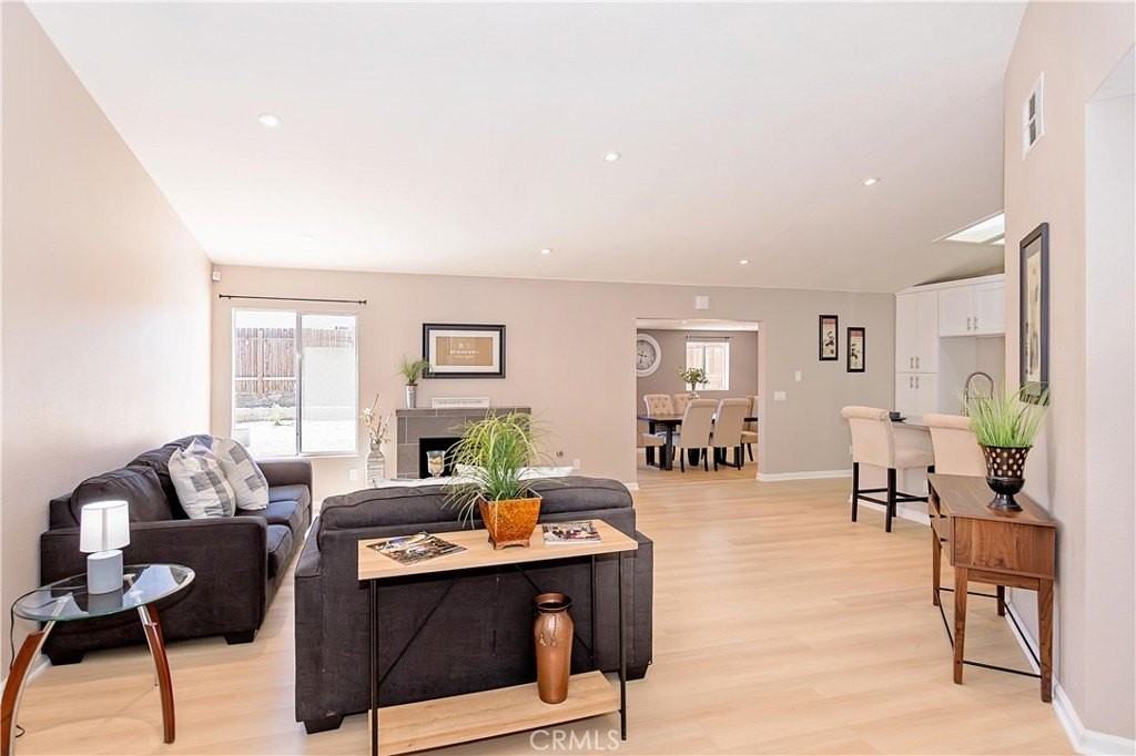 4034 E Avenue R6 - Photo 6 of 35