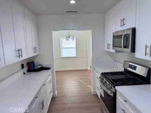 6838 Amestoy Ave - Photo 7 of 17