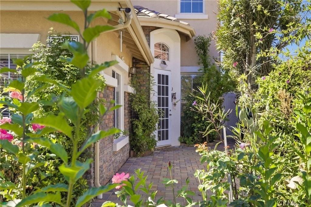 32935 Adelante St - Photo 5 of 50