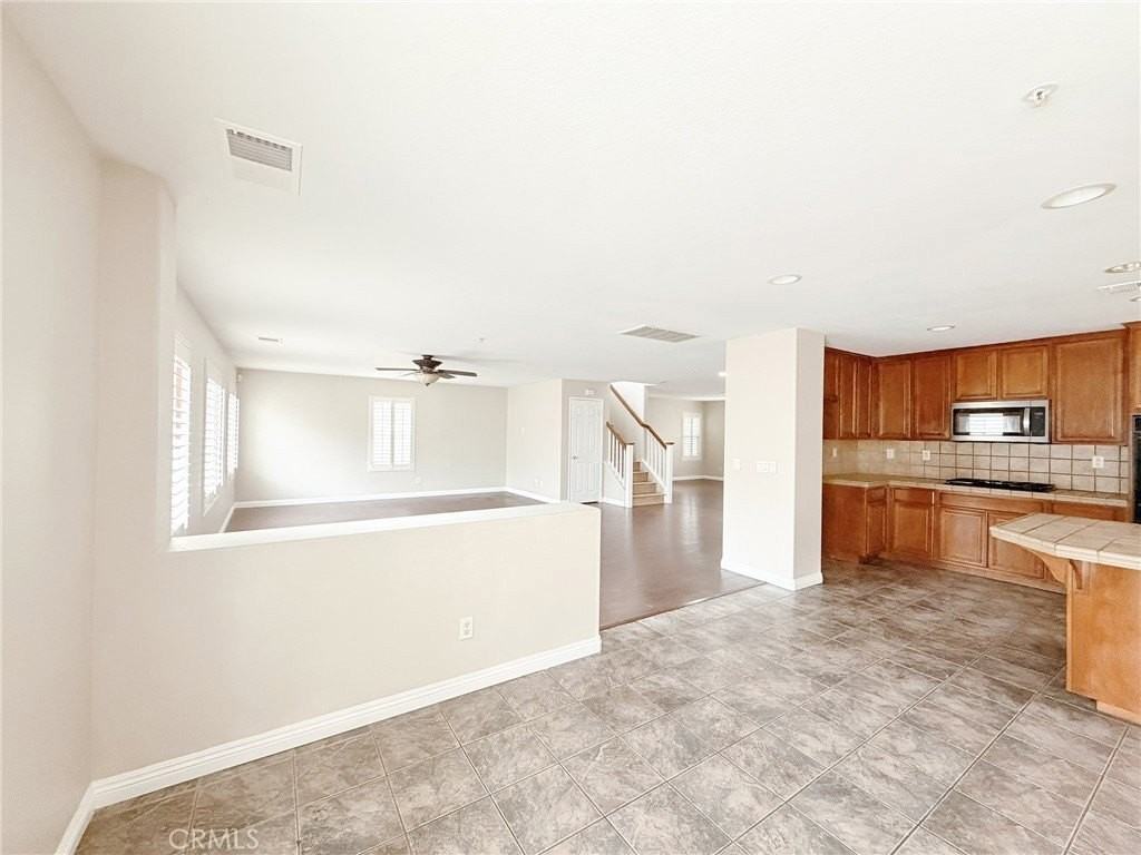 16865 Cascades Pl - Photo 3 of 20