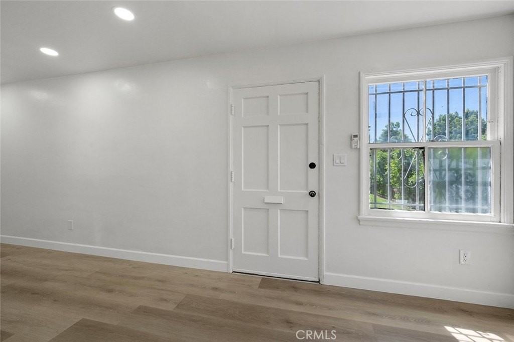 3003 Obama Blvd - Photo 3 of 20