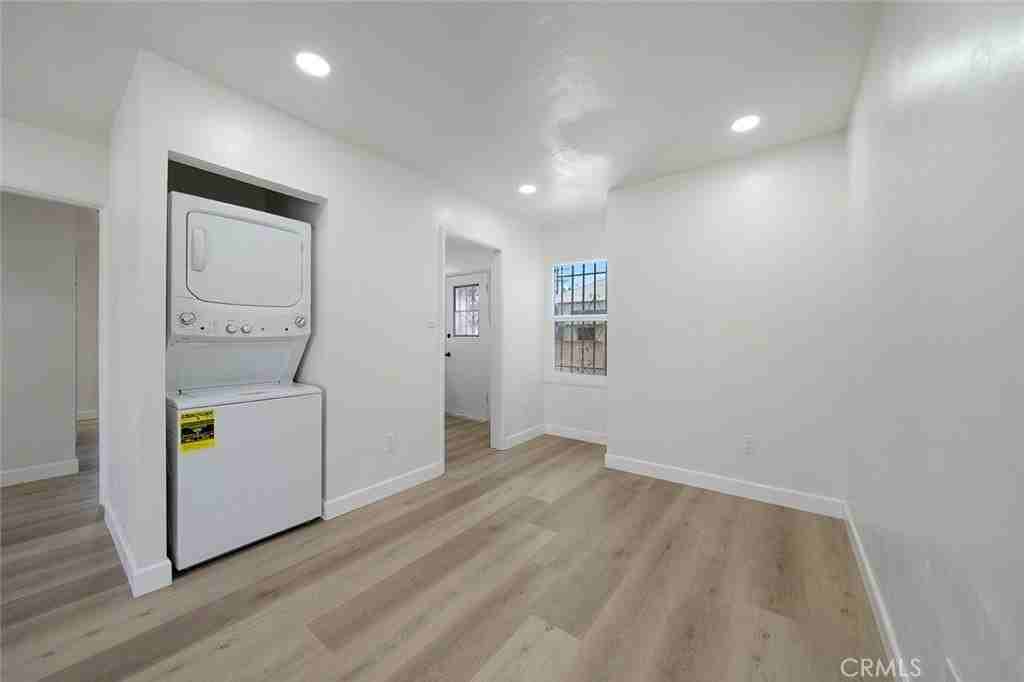 3003 Obama Blvd - Photo 7 of 20