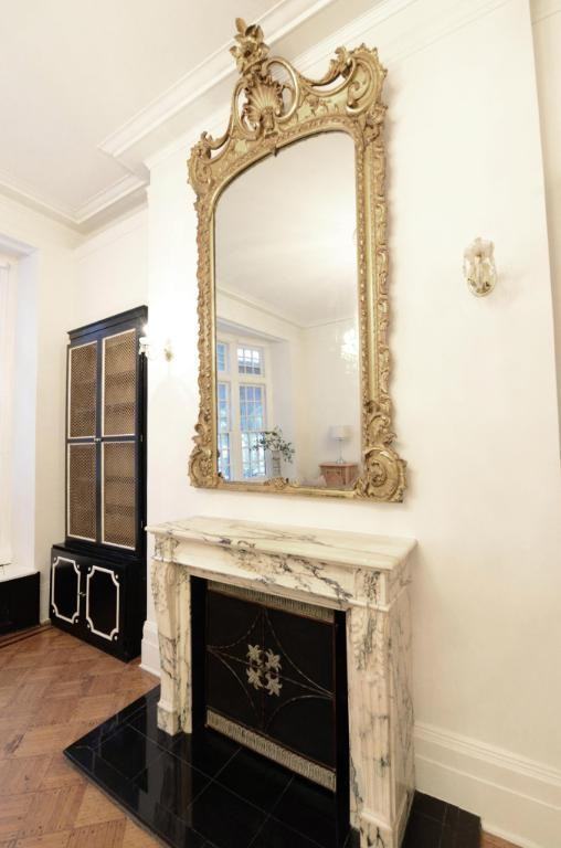 112 E 61st St - Photo 3 of 10