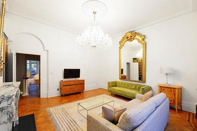 112 E 61st St - Photo 5 of 10