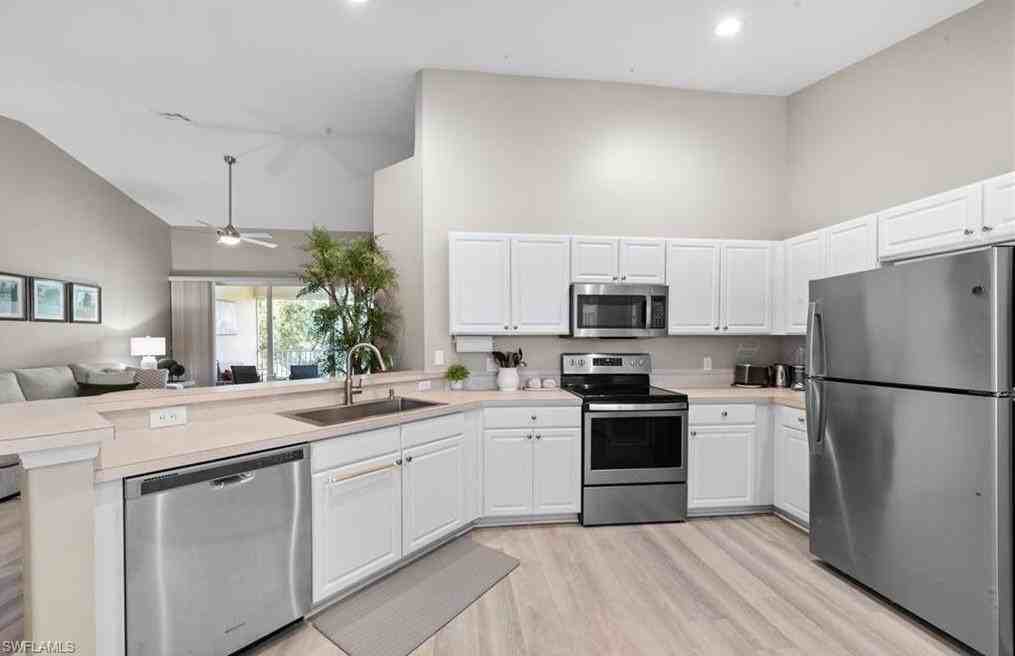 10135 Colonial Country Club Blvd Apt 1208 - Photo 4 of 42