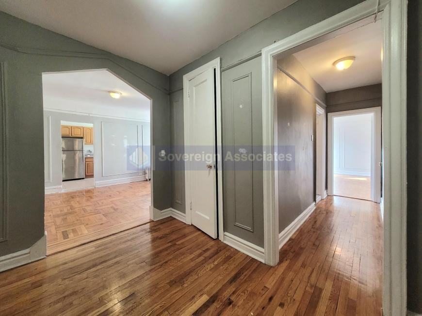 1803 Riverside Dr - Photo 2 of 9