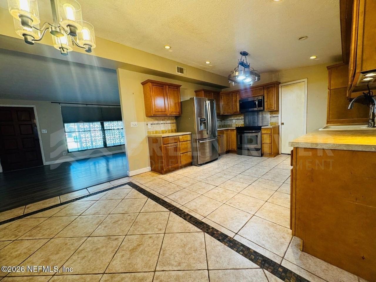 246 Sara Dr - Photo 7 of 29