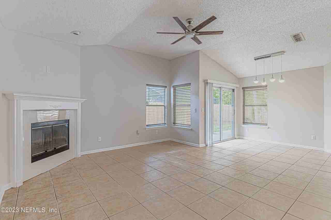 257 Sondra Cove Trl E - Photo 7 of 39