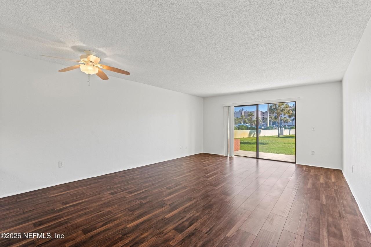 11 Dondanville Rd Unit 3 - Photo 5 of 25