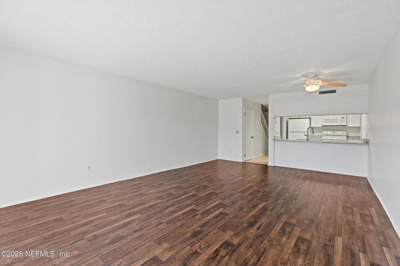 11 Dondanville Rd Unit 3 - Photo 7 of 25