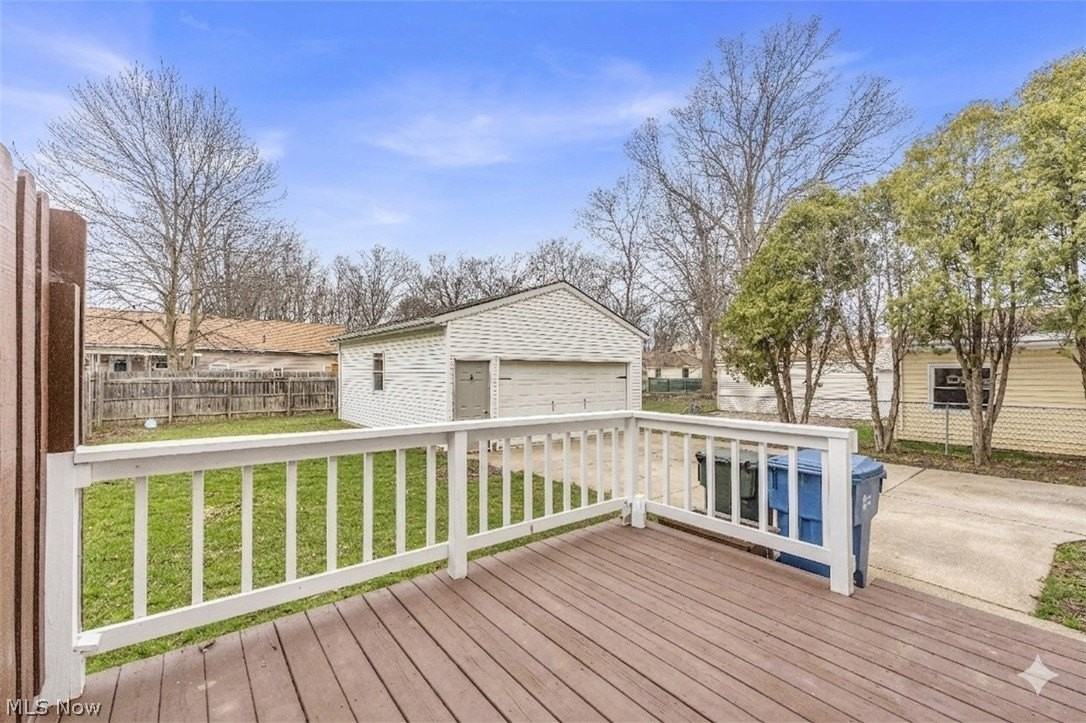 5498 Broad Blvd - Photo 3 of 28