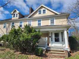 featured image of 2060 Rossmoor Rd