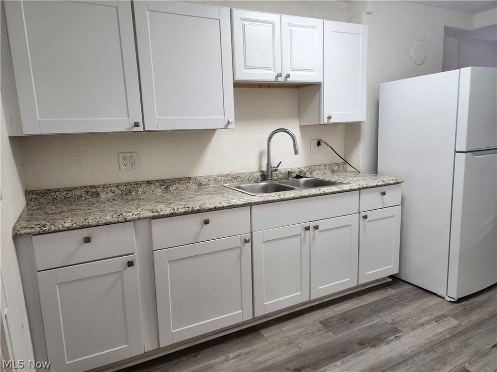 2060 Rossmoor Rd - Photo 5 of 12