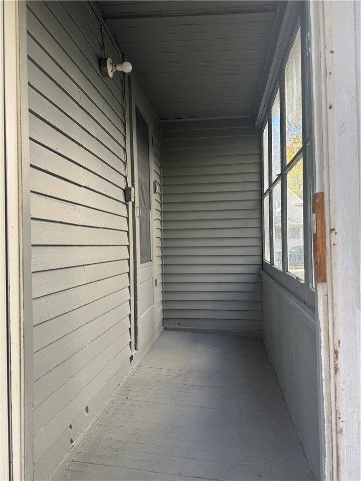 686 Seward St - Photo 5 of 25