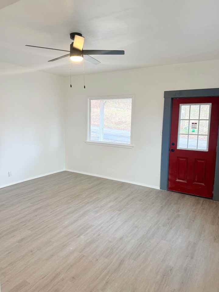 503 Galbreath St - Photo 4 of 32