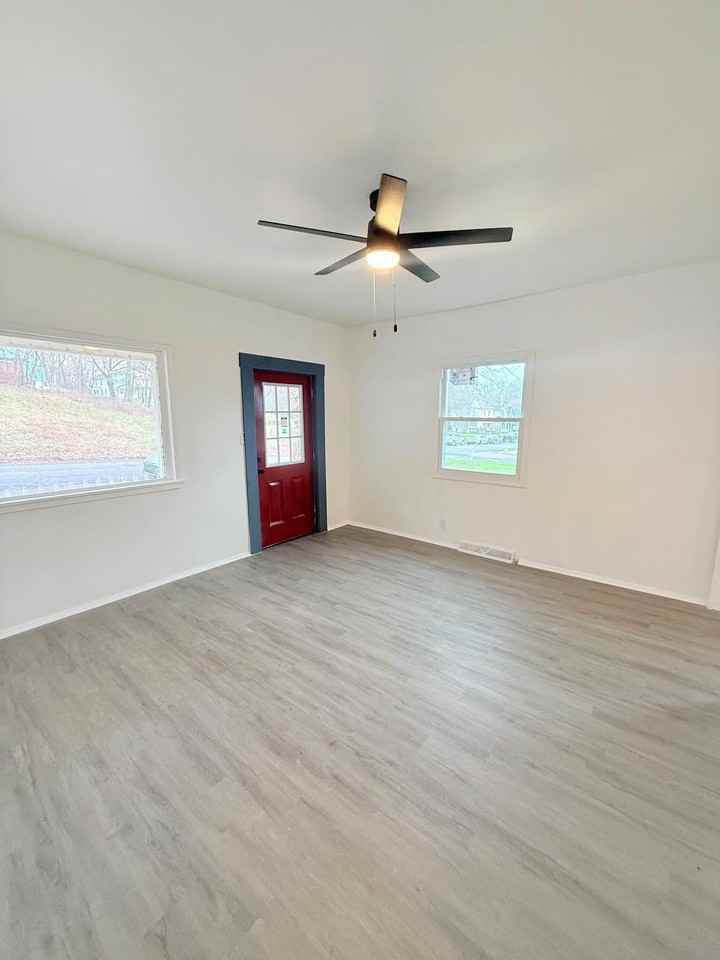 503 Galbreath St - Photo 6 of 32