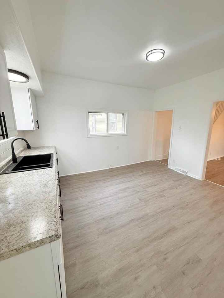 503 Galbreath St - Photo 7 of 32