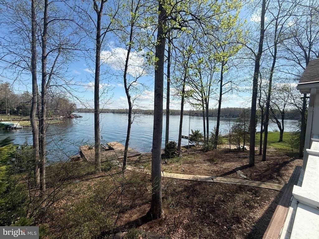 115 Woodlawn Trl - Photo 2 of 23