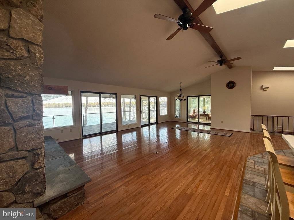 115 Woodlawn Trl - Photo 5 of 23