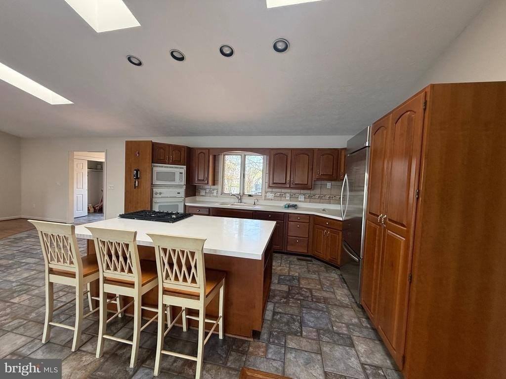 115 Woodlawn Trl - Photo 6 of 23