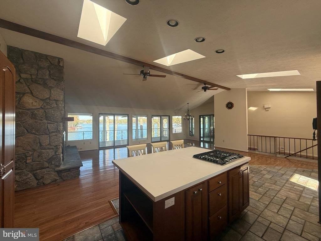 115 Woodlawn Trl - Photo 7 of 23